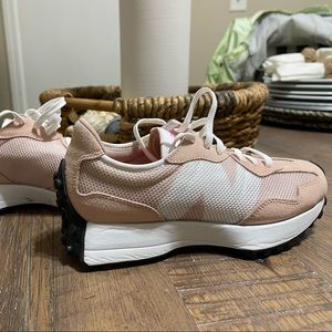 New Balance 327, size 6, blush pink color